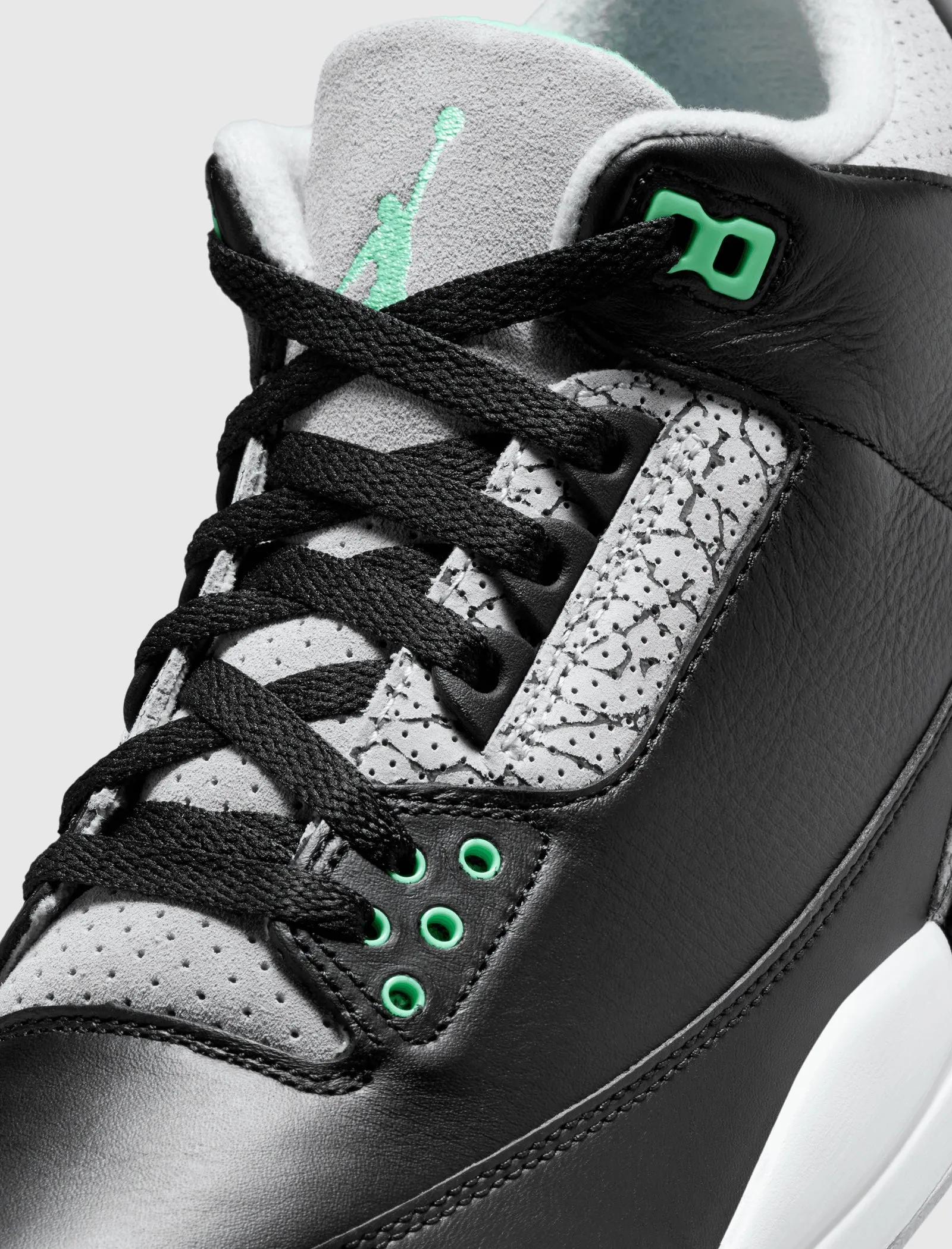 AIR JORDAN 3 RETRO BLACK/ GREEN GLOW