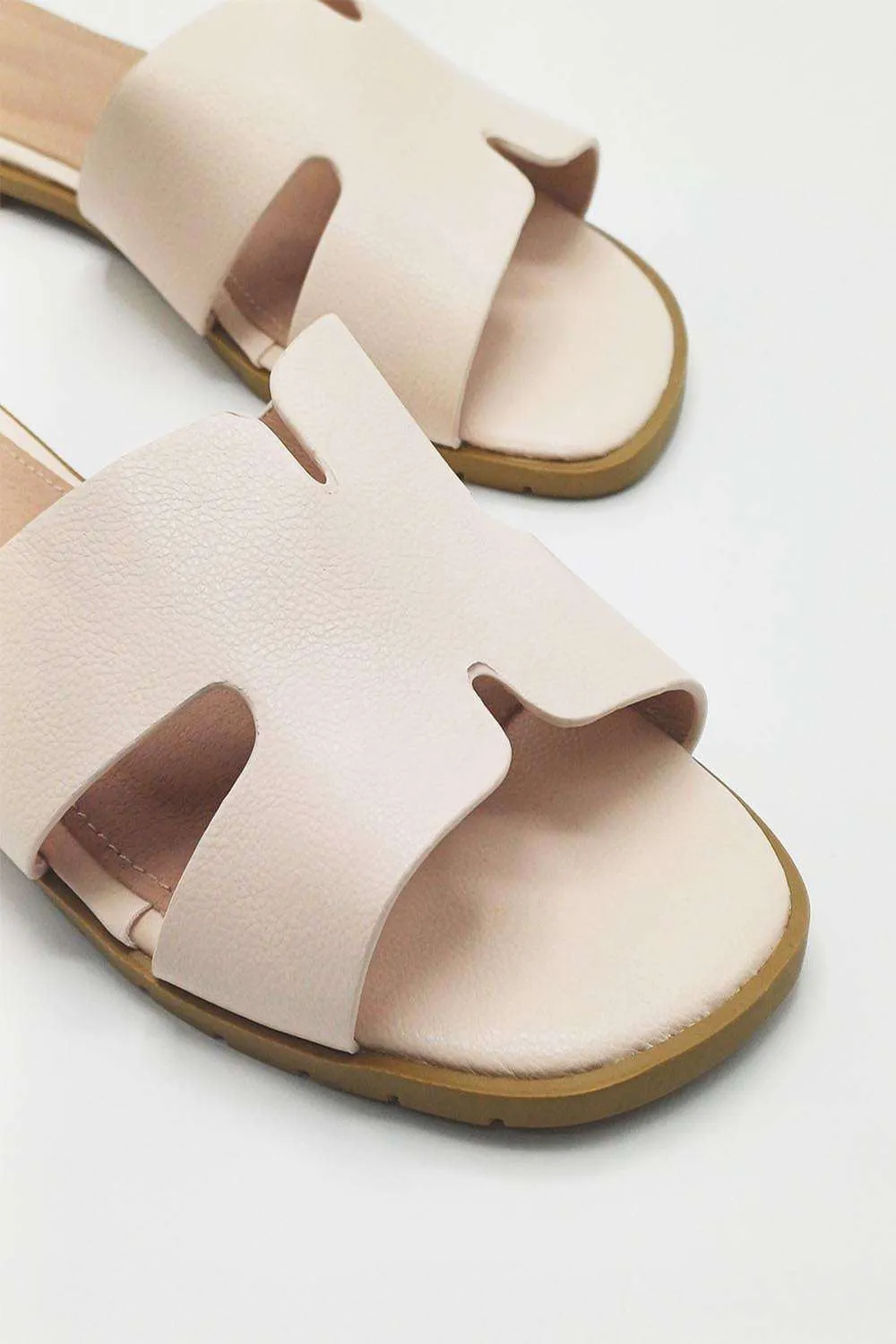 California Faux Leather Open Toe Flat Slider in Nude