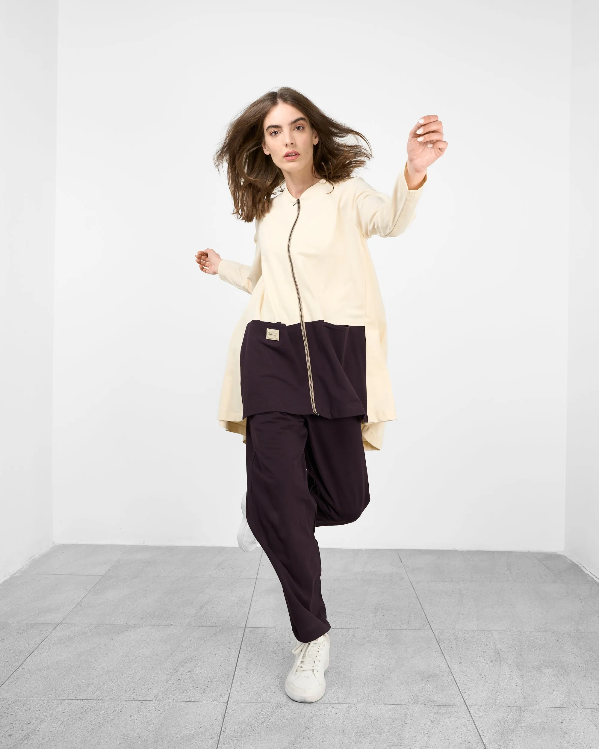 Contrast style with front double pockets and full sleeves, elastic waist straight pants Activewear 3983 - ملابس رياضية