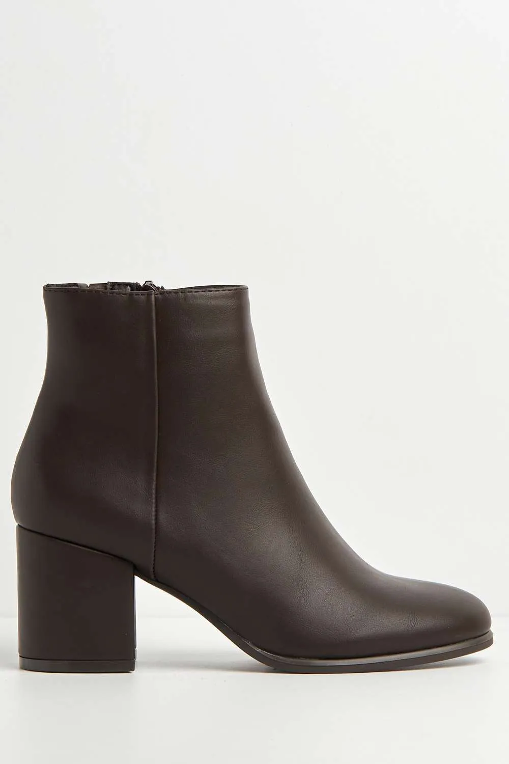 Elsha Block Heel Ankle Chelsea Boots in Chocolate