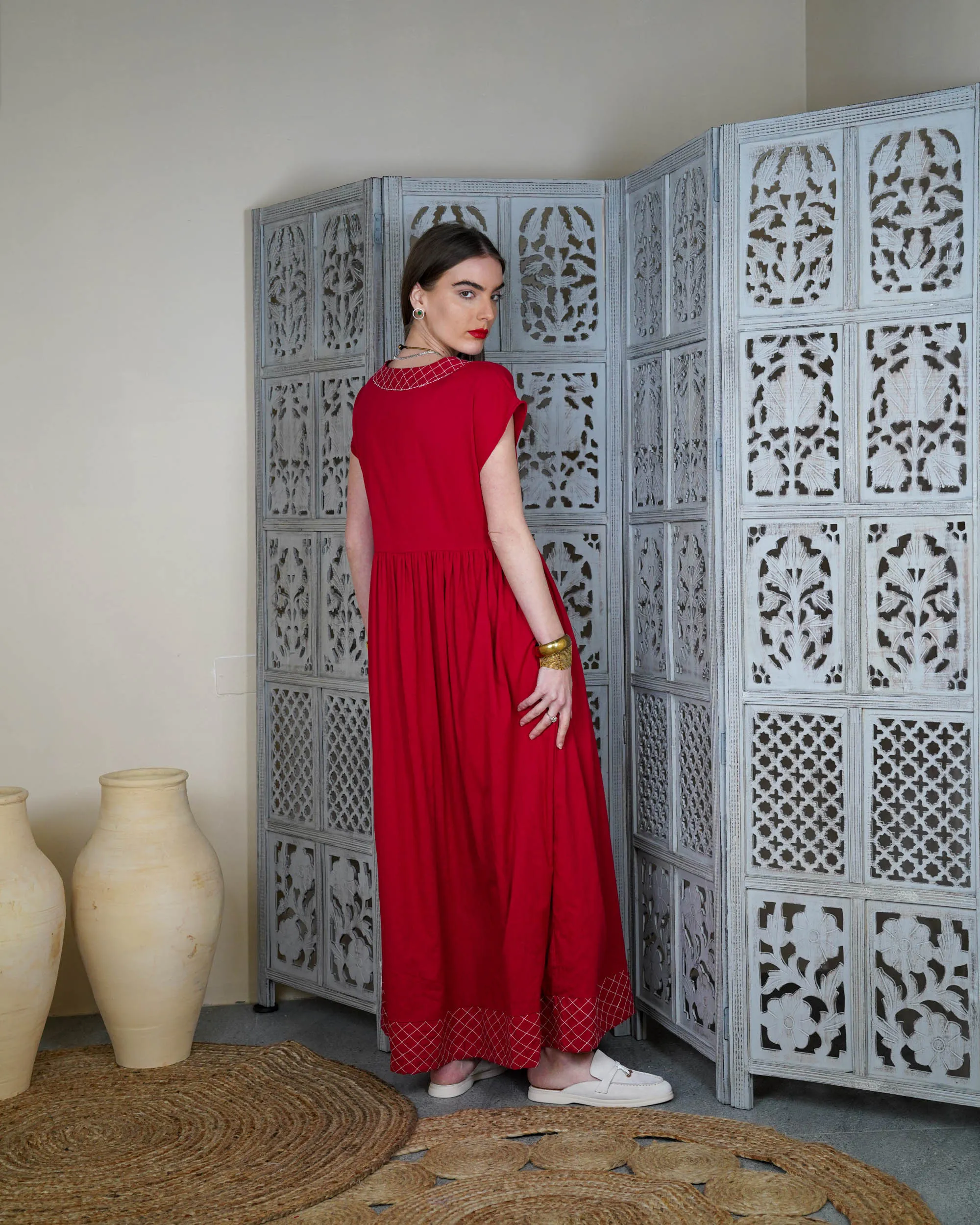 Embroidered neck and bottom design and waist gathered with tie and sleeveless cotton kaftan 2942 - قفطان