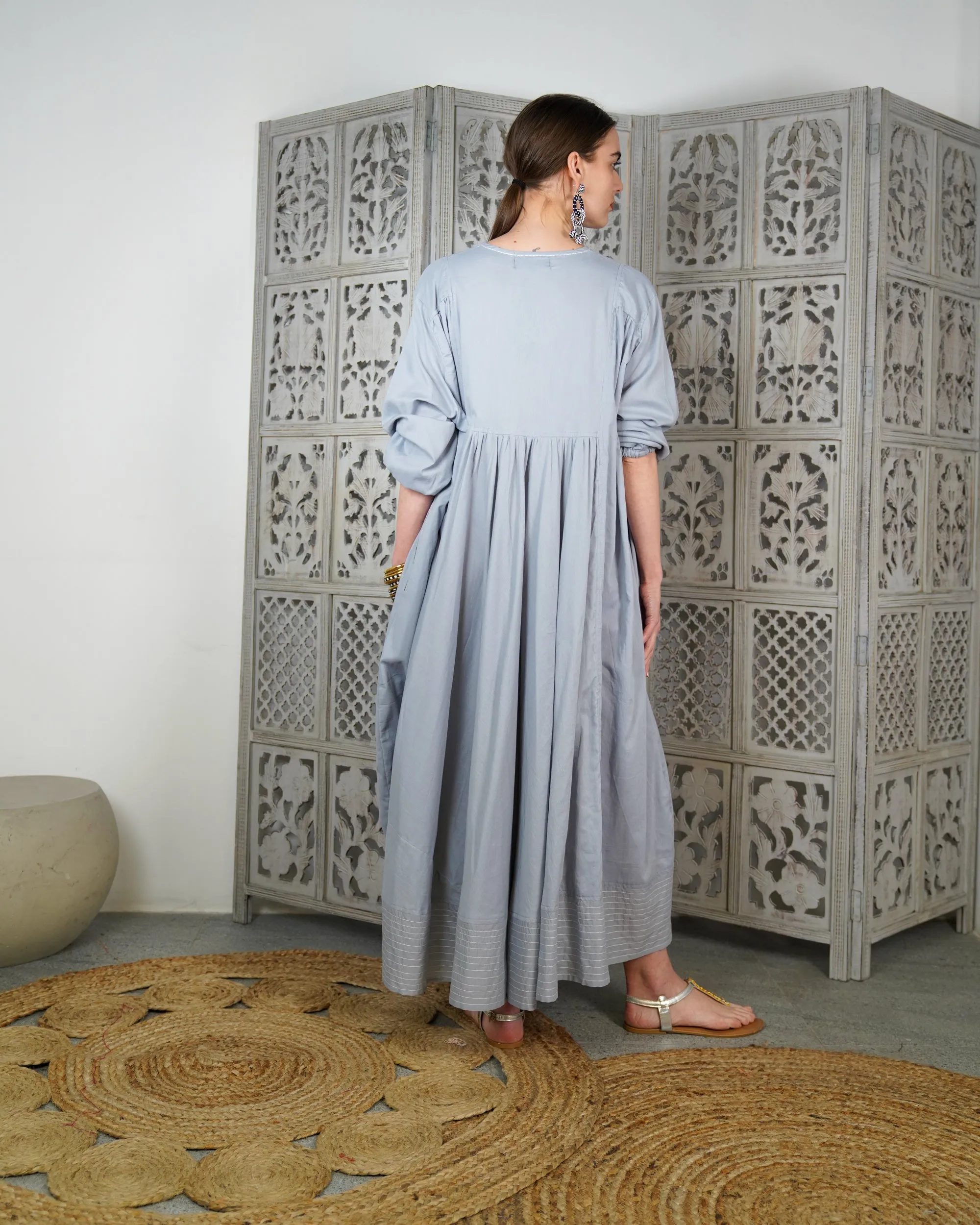 Embroidered v-neck with buttons and klosh design waist gathered with half quarter sleeves cotton kaftan 3053 - قفطان