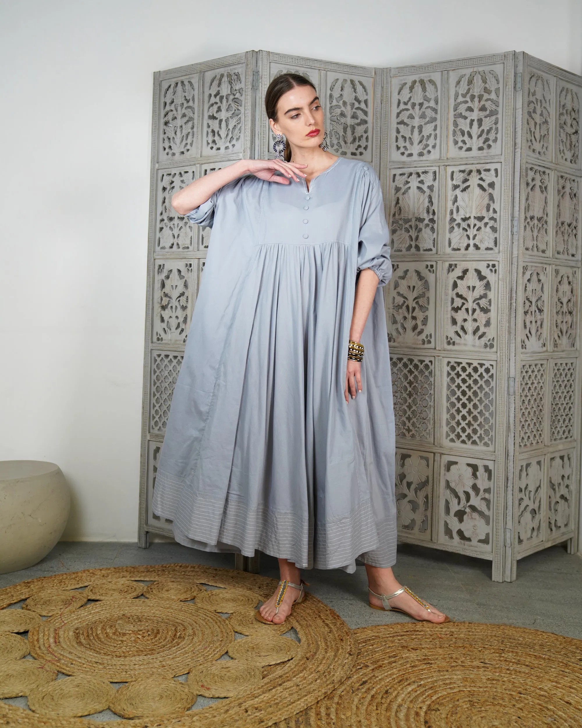 Embroidered v-neck with buttons and klosh design waist gathered with half quarter sleeves cotton kaftan 3053 - قفطان