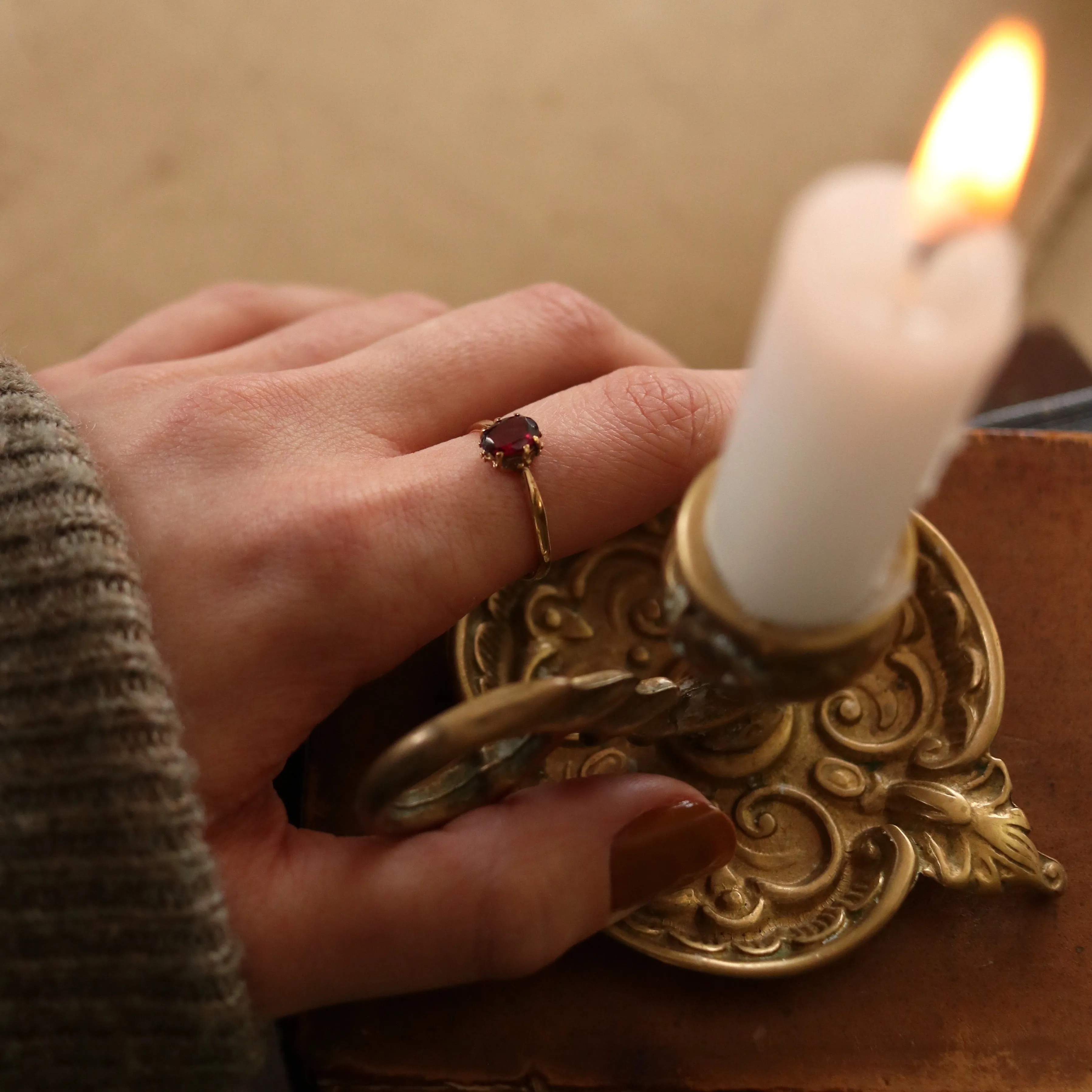 Vintage | Ebba Garnet Ring