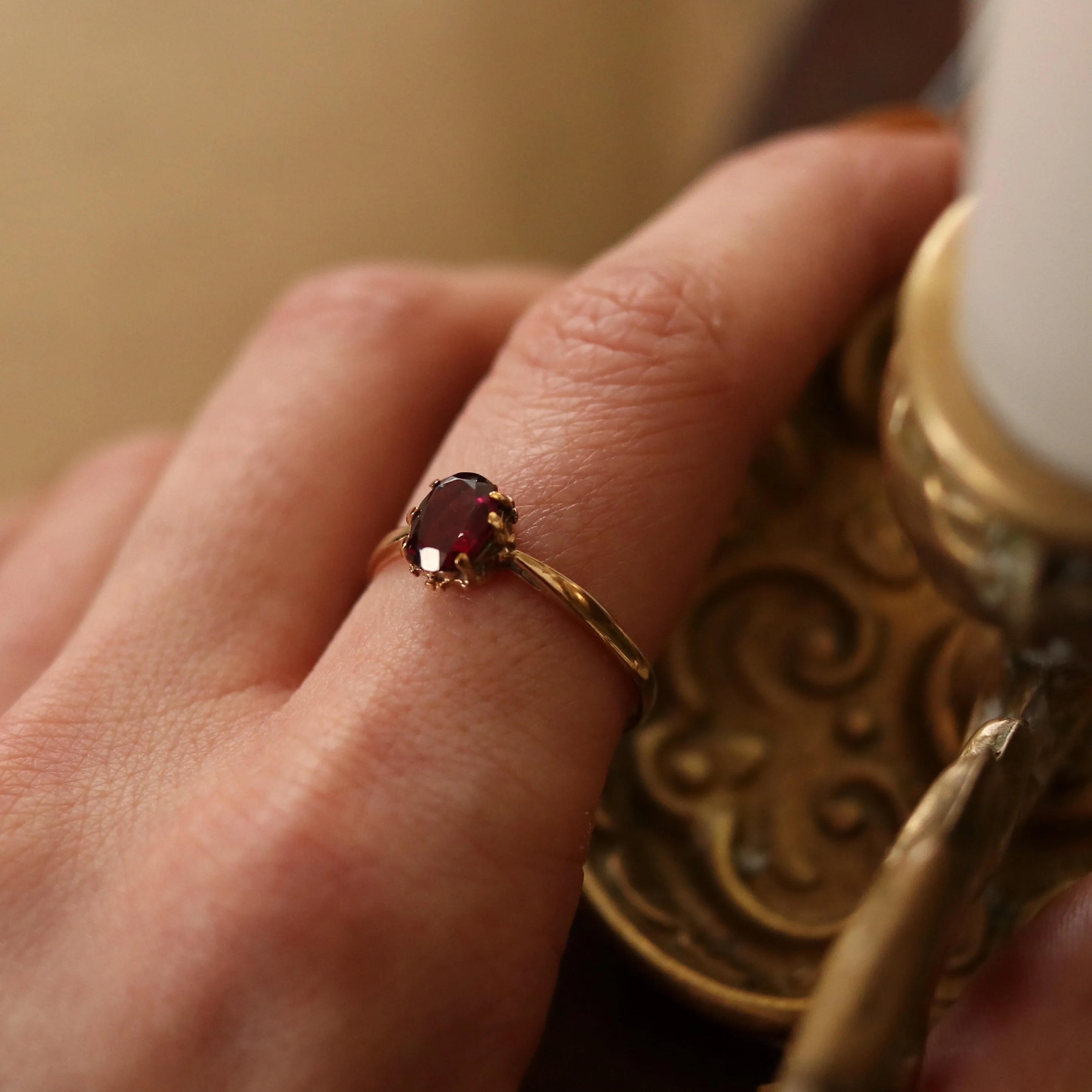 Vintage | Ebba Garnet Ring